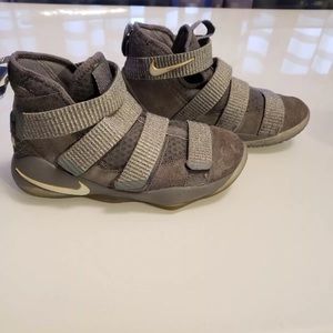 Lebron Soldier 11 Cool Grey Sneakers